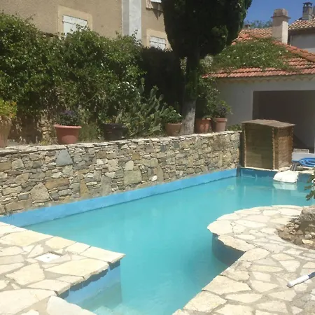 Le Petit Chateau De Ginestas