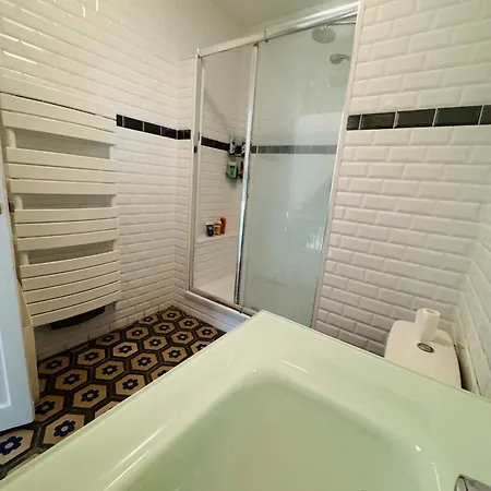 Le Petit Chateau De *