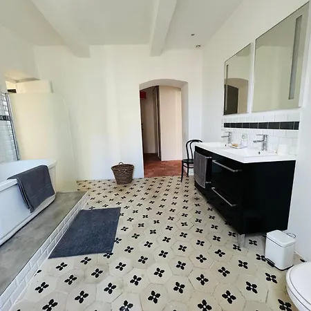 Le Petit Chateau De Holiday home Ginestas