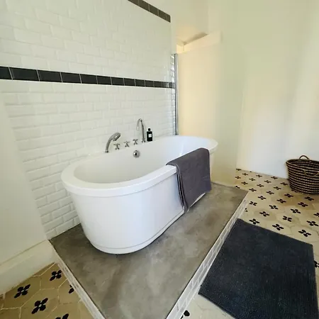 Le Petit Chateau De Holiday home Ginestas