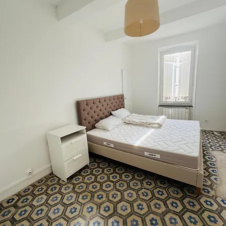 Le Petit Chateau De *