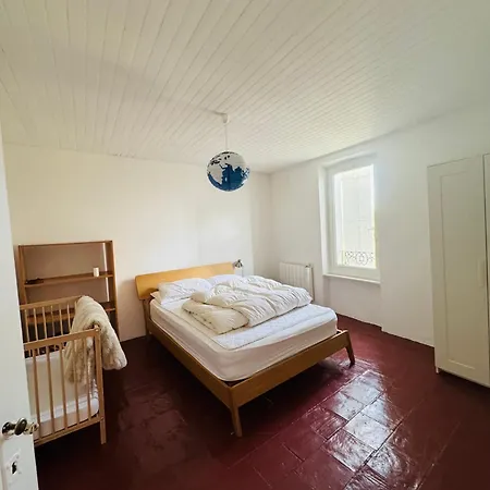 Le Petit Chateau De Semesterbostad Ginestas